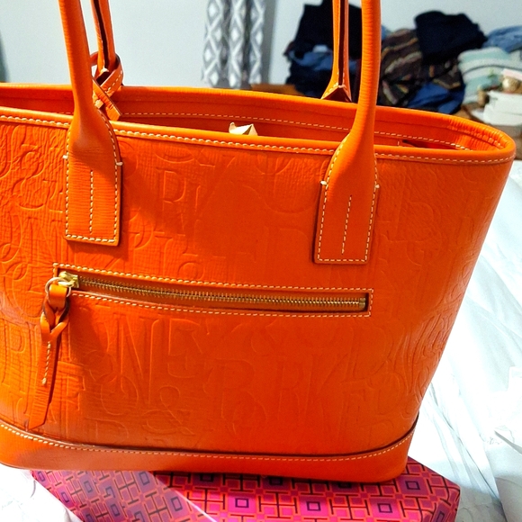 Dooney & Bourke Pattern stamped grain leather satchel - Picture 2 of 6